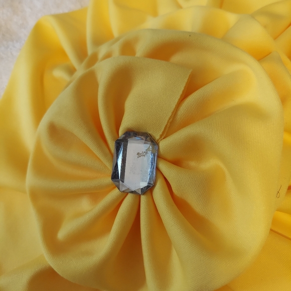 Pre-tied headwrap - Picture 2 of 2